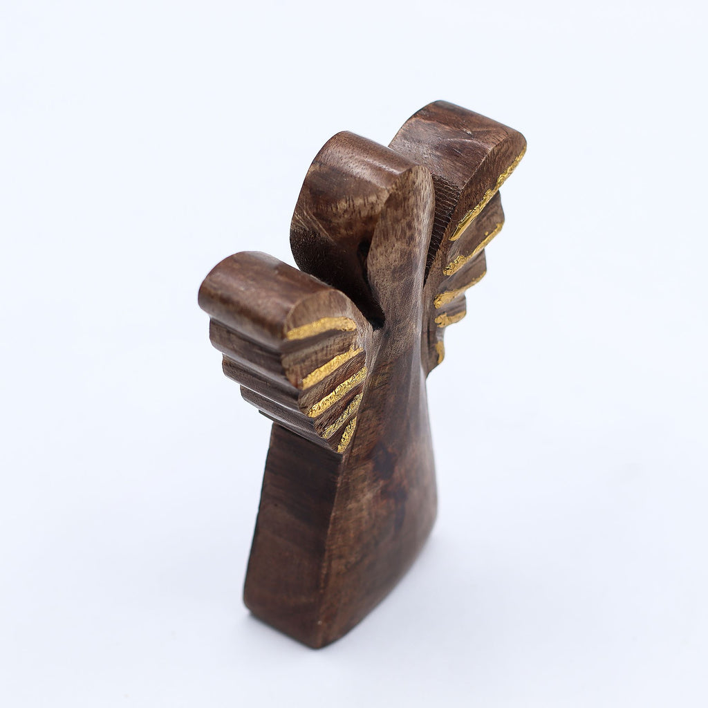 * Petit ange en bois de manguier – Décor doré