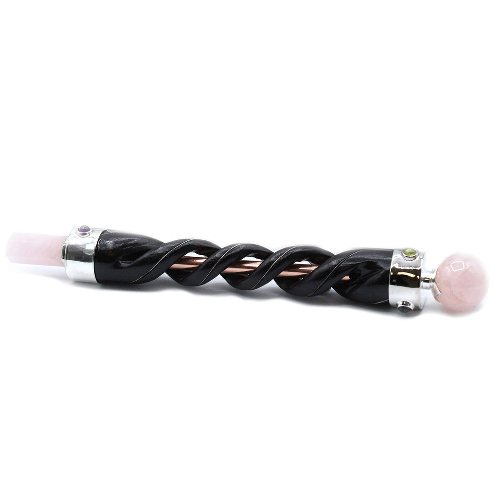 Baguette en quartz rose à spirale sculptée et tube de cuivre