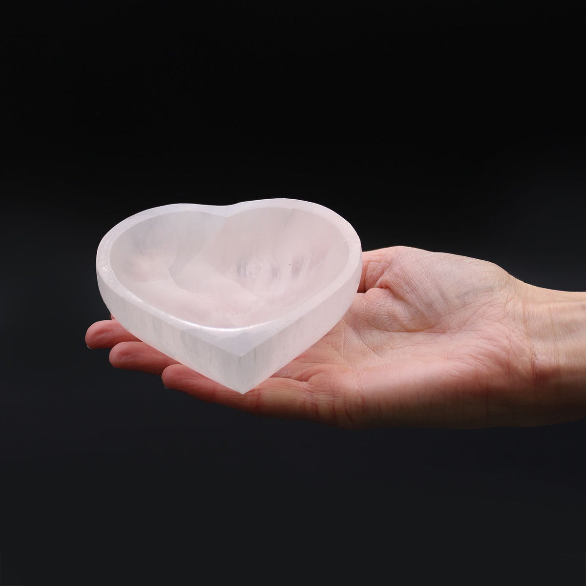 Coupelle cœur en sélénite – 10 cm