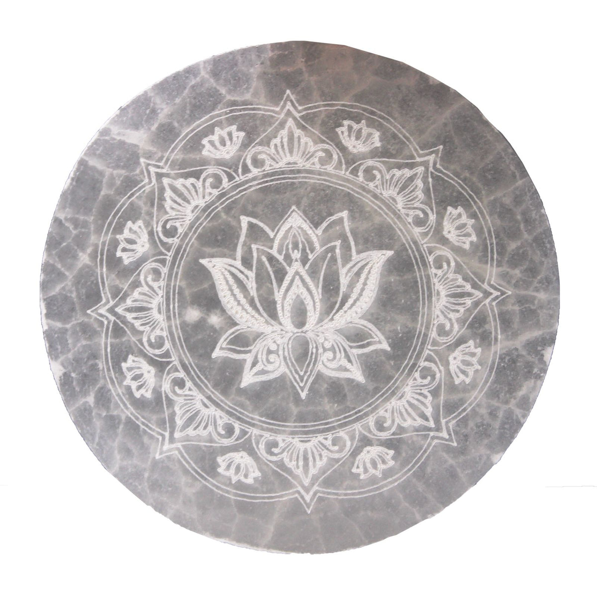 Plaque de rechargement en sélénite motif lotus mandala, 10 cm