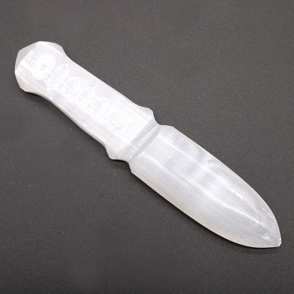 Couteau rituel en sélénite motif chakras
