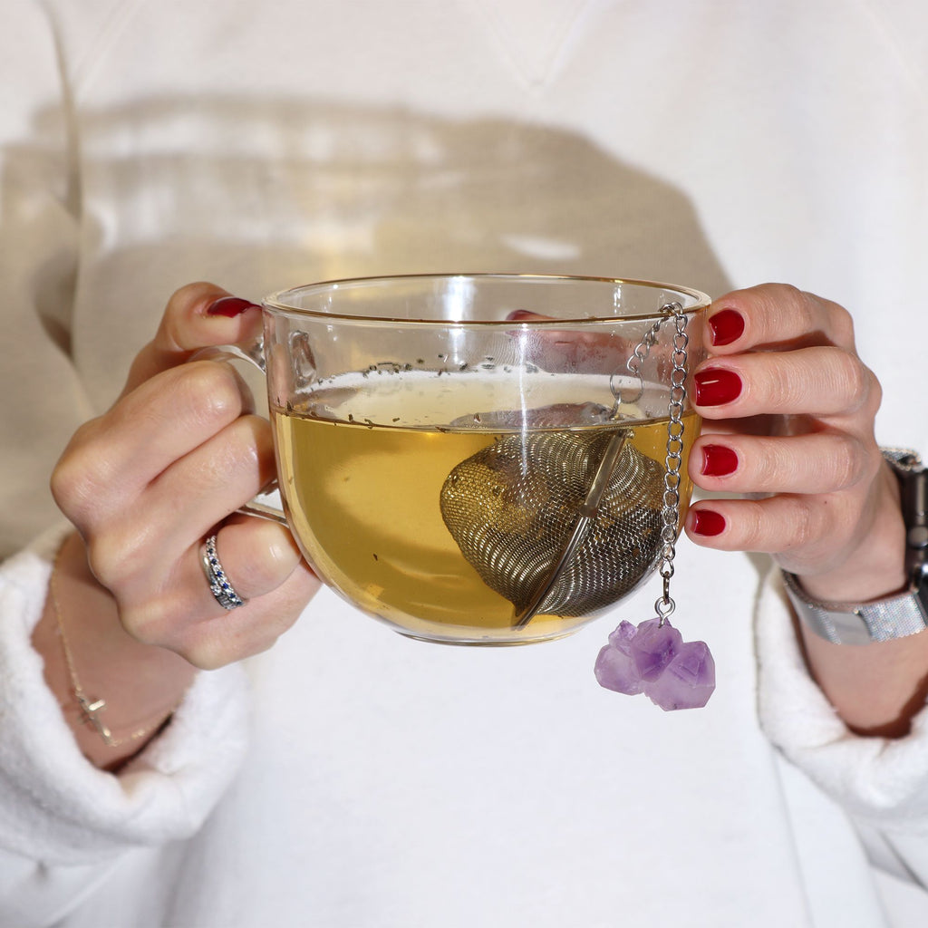 Infuseur à thé avec amas d’améthyste brute