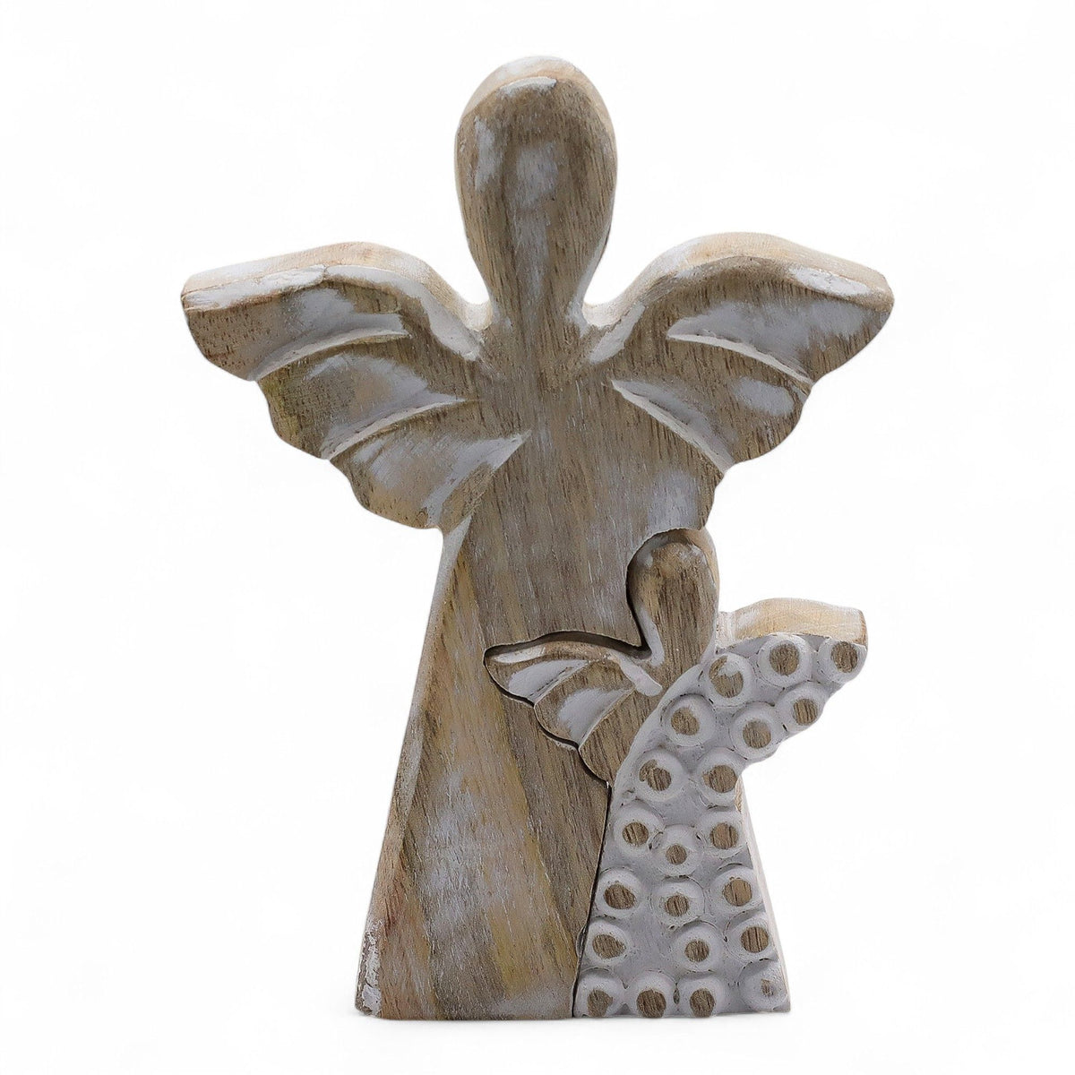 * Ange abritant un petit ange en bois de manguier – Finition blanchie