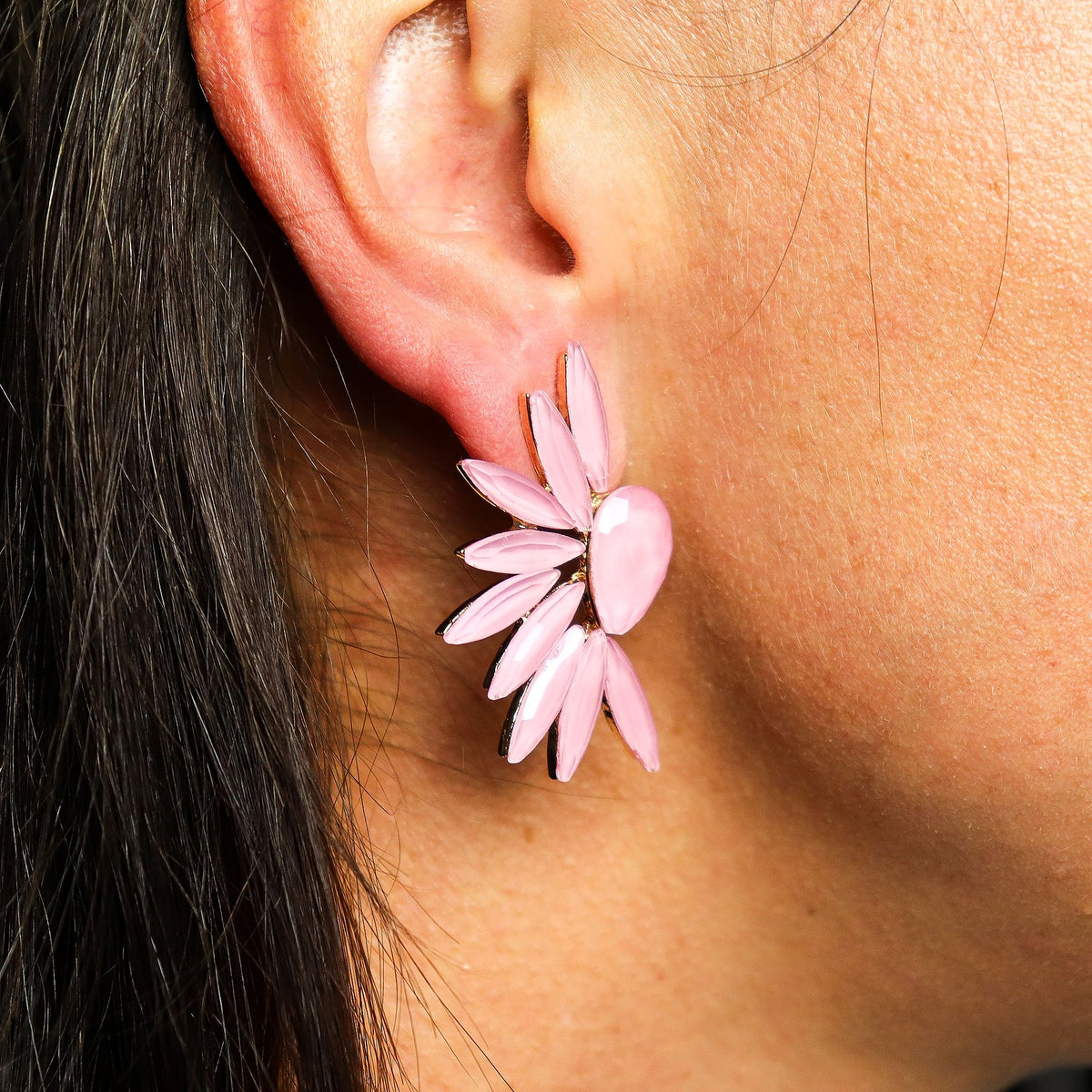 * Boucles d’oreilles ailes d’ange en verre vintage rose pâle