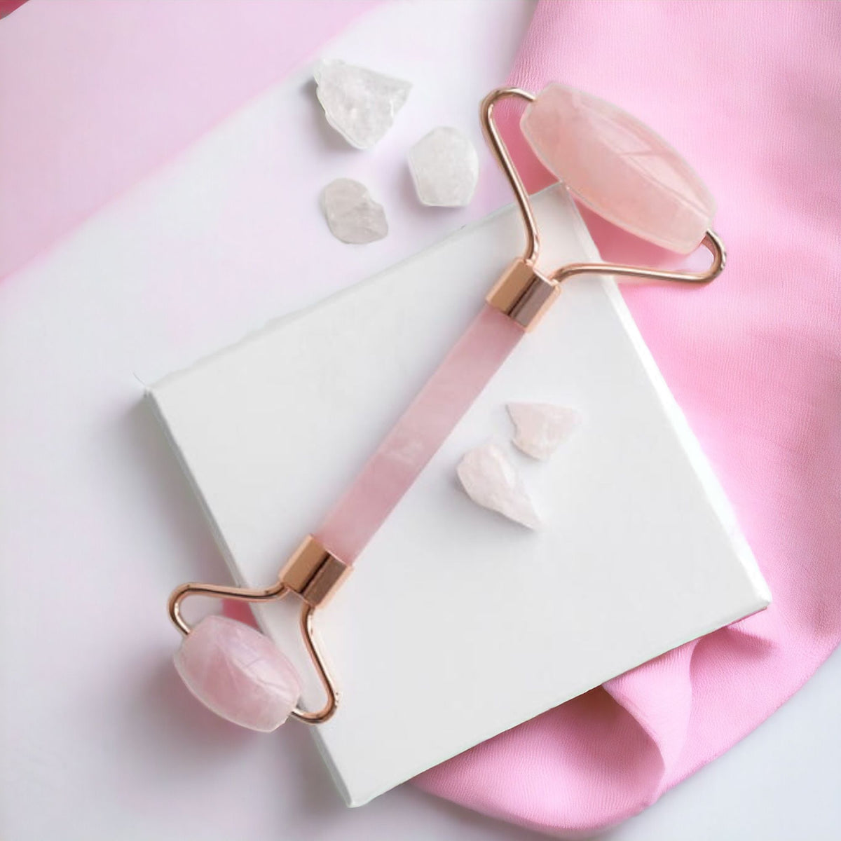 Rouleau de massage visage en quartz rose