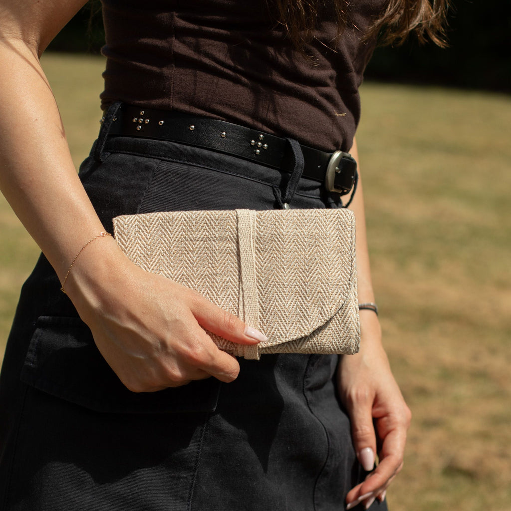 Pochette Enroulée Multi-Usage en Chanvre – Coloris Assortis | Artisanale Népal