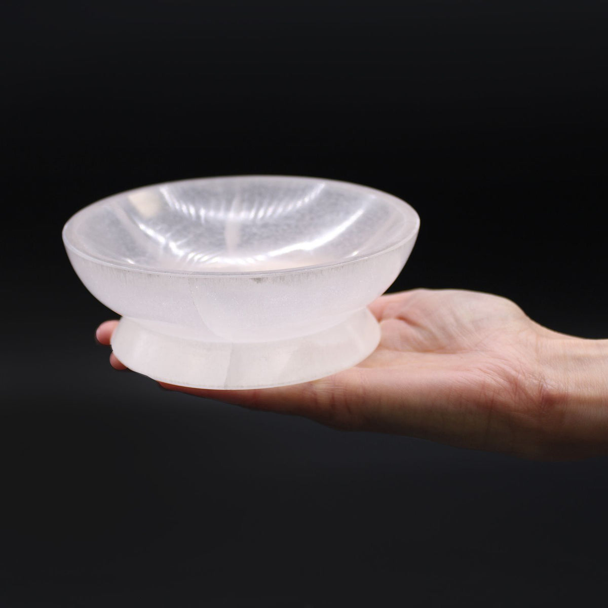 Coupelle rituelle en sélénite – 15 cm