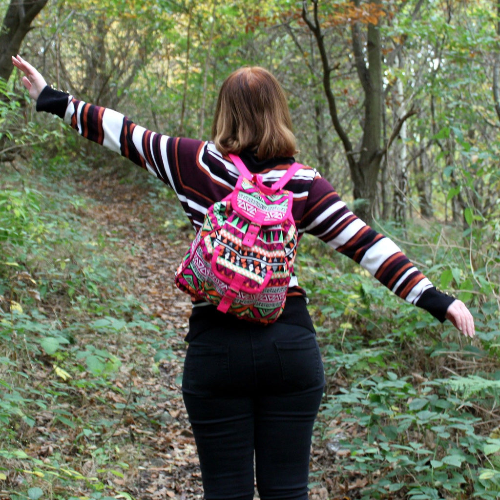 Sac à Dos Jacquard Ethnique – Coloris Rose | Style Népalais | Artisanal