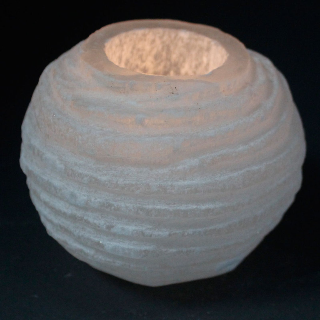 Photophore boule de neige en sélénite – 8 cm
