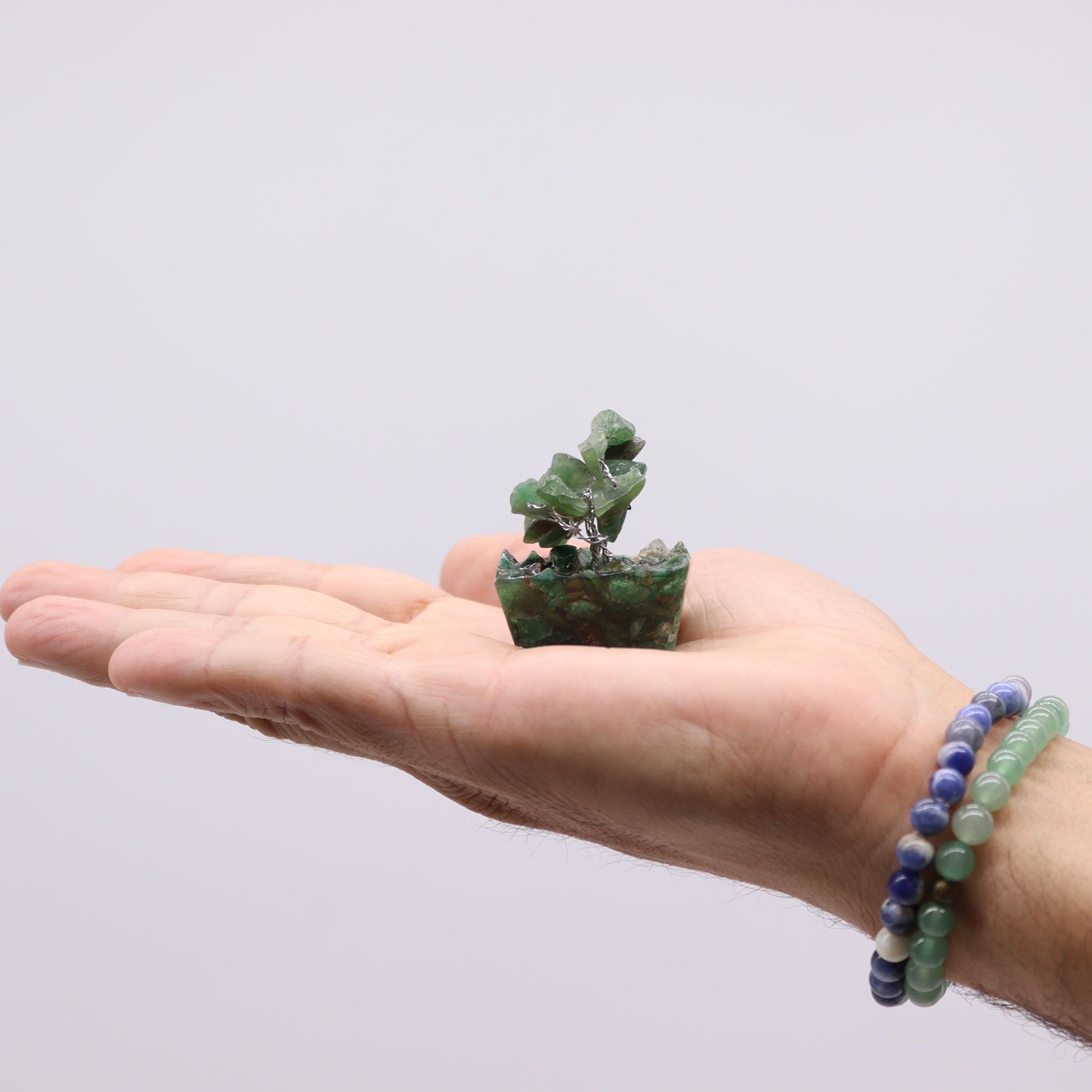 Mini Arbres en Pierres Précieuses sur Base d'Orgonite – Aventurine Verte (15 pierres)