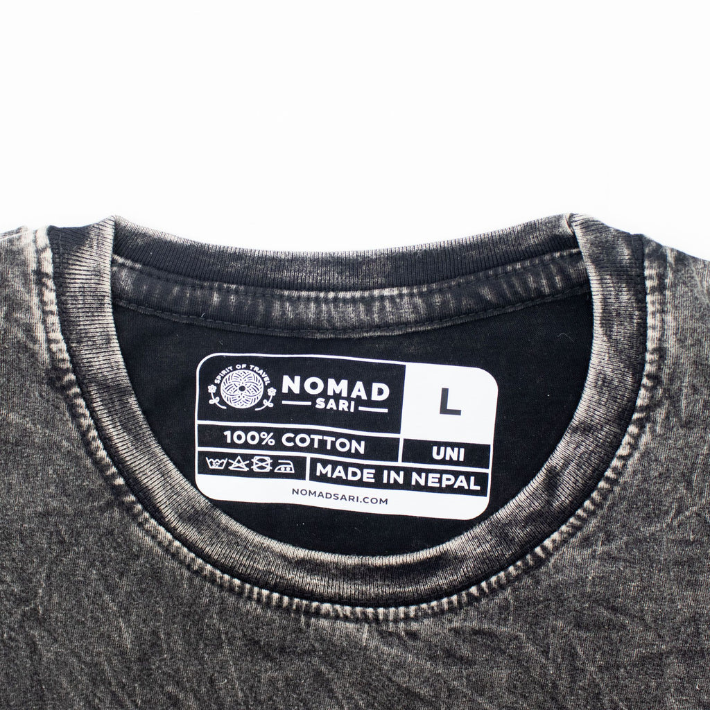 * T-Shirt en Coton Délavé Nomad Sari – Boussole de Vie – Anthracite – L