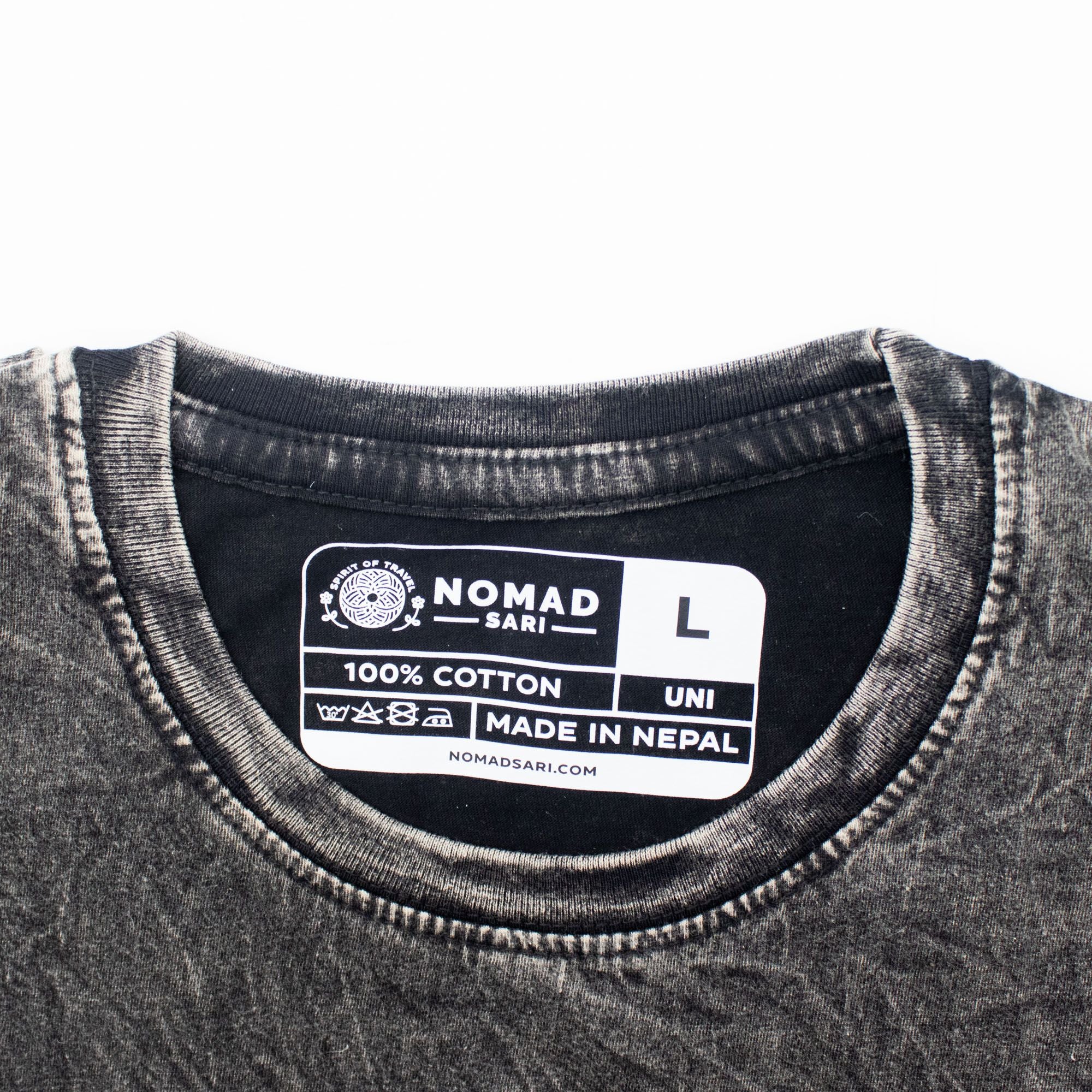 * T-Shirt en Coton Délavé Nomad Sari – Boussole de Vie – Anthracite – L