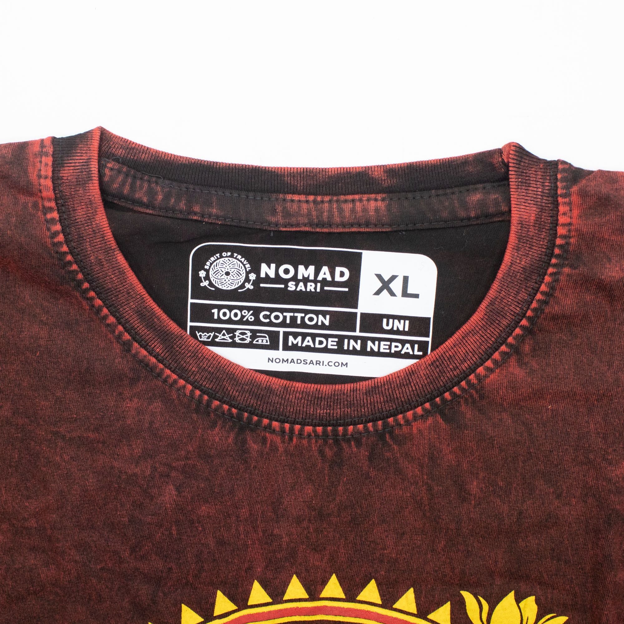 * T-Shirt en Coton Délavé Nomad Sari – Mandala Dragon – Bordeaux – XL