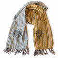 * Nomad Sari – Écharpe de bénédiction de voyage – 170 × 50 cm – Drapeaux de prière