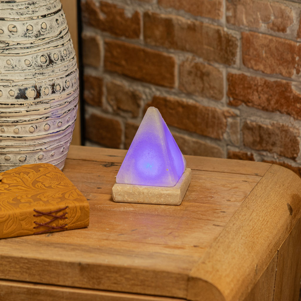 * Lampe en sel blanc de l’Himalaya USB en forme de pyramide, 9 cm, lumière multicolore
