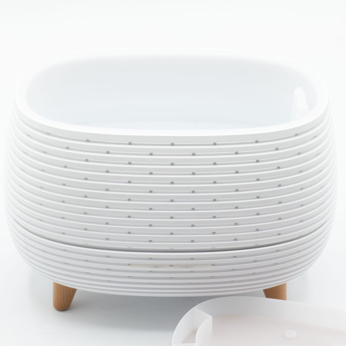 * Diffuseur aromatique au design futuriste rainuré avec éclairage multicolore