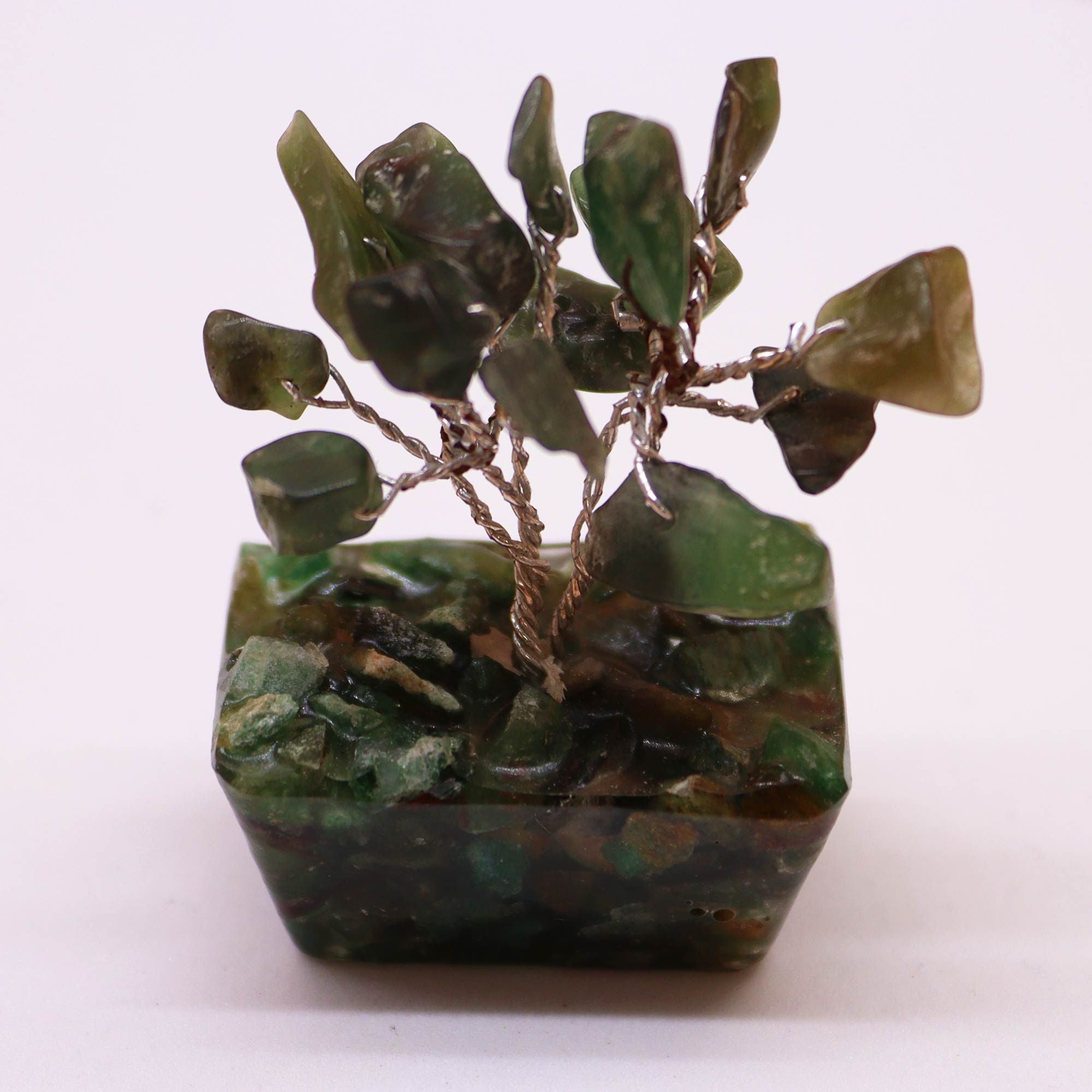 Mini Arbres en Pierres Précieuses sur Base d'Orgonite – Aventurine Verte (15 pierres)