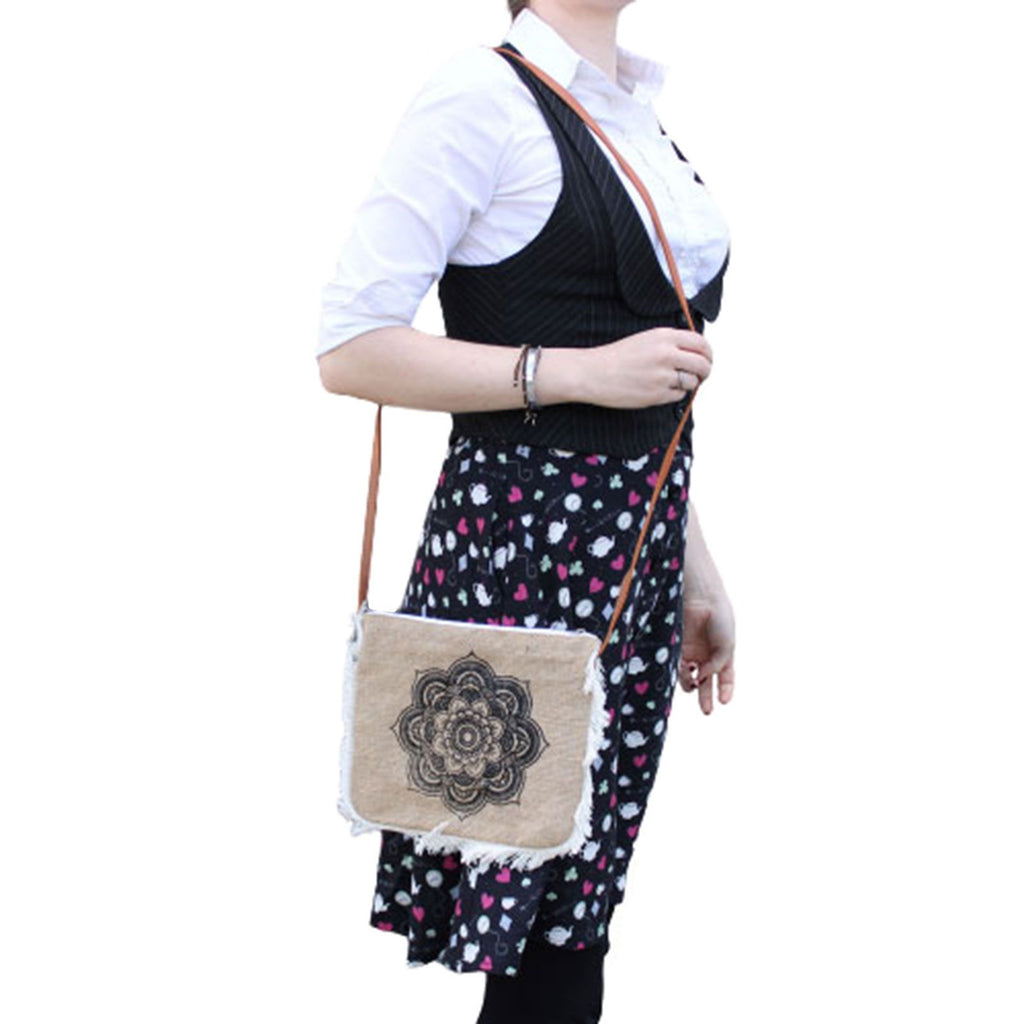 Sac en Jute Brodé Mandala | Artisanat Balinais | Style Bohème & Méditation