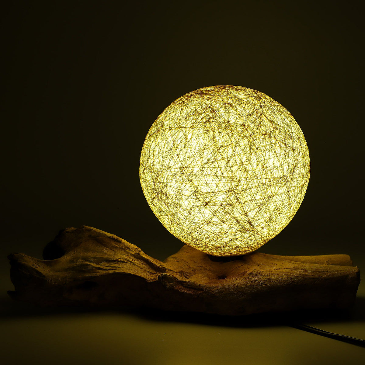 * Lampe DriftGlow Cotton Wrap – Abat-jour crème et pied en bois flotté