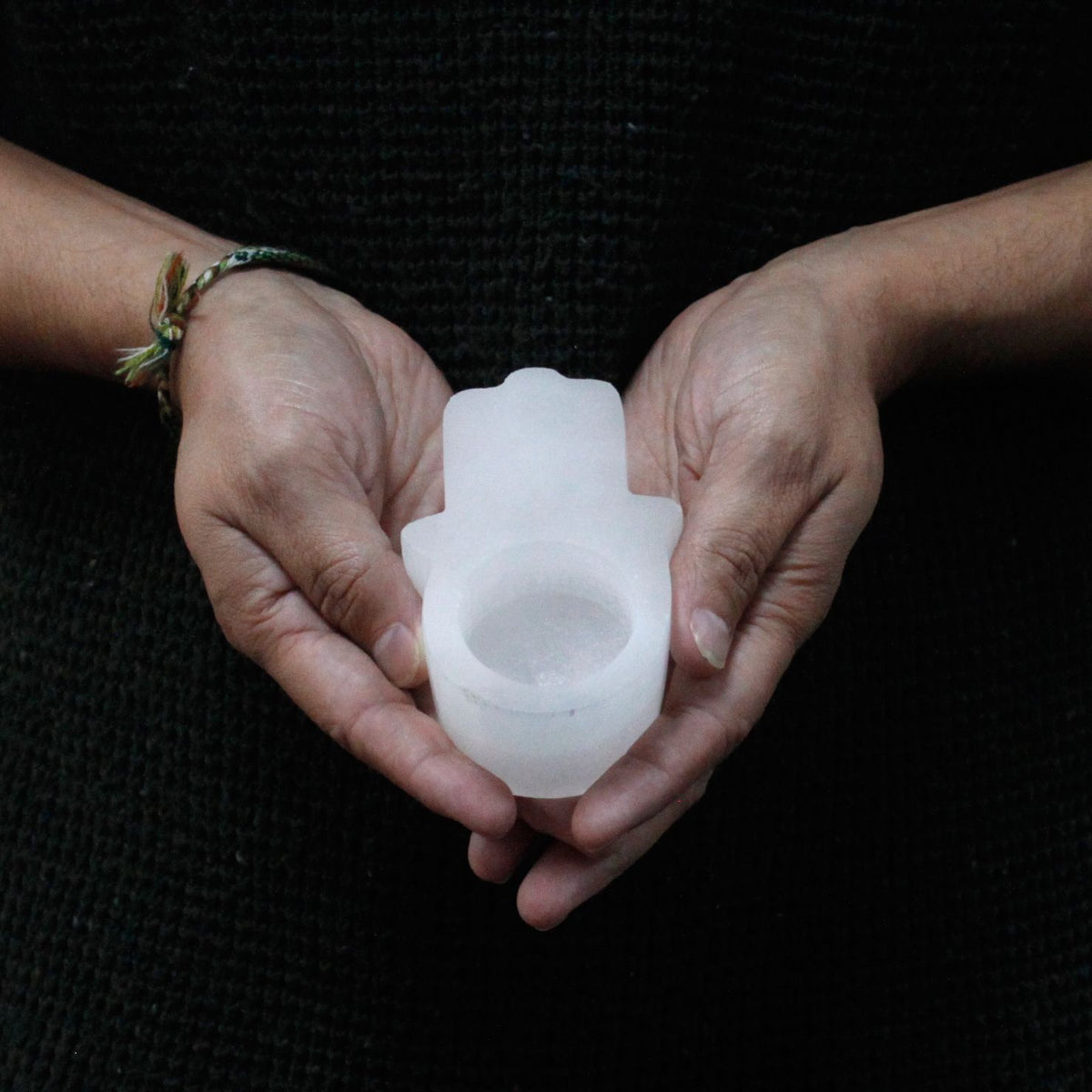 Photophore Hamsa en sélénite