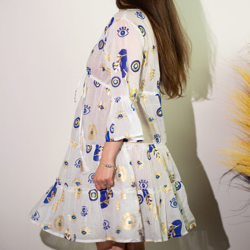 Robe Femme Mauvais Œil Blanc, Bleu & Or – Col V Doré & Jupe À Volants | Collection Nomad Sari Méditerranée (M/L)