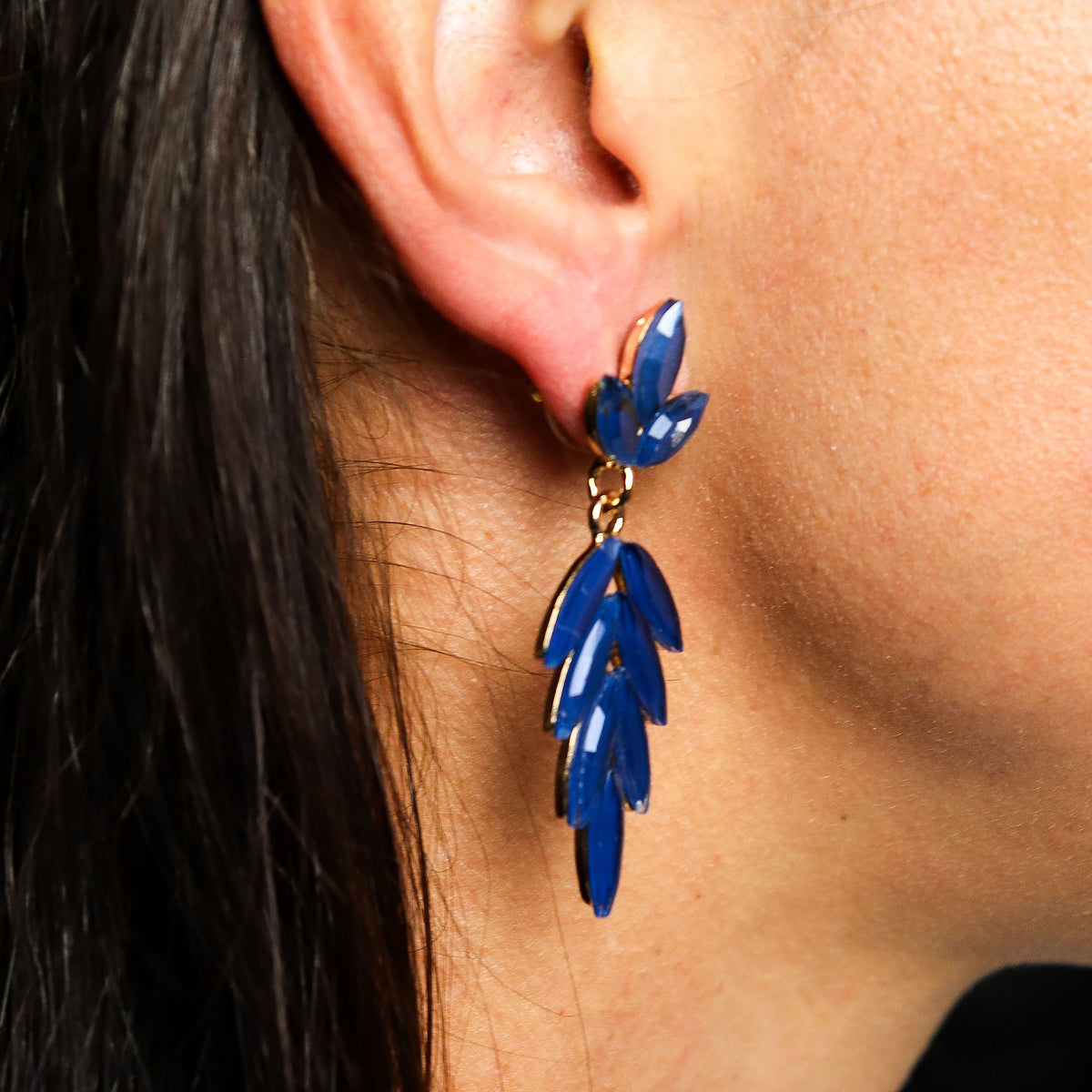 * Boucles d’oreilles longues pendantes en verre vintage bleu royal
