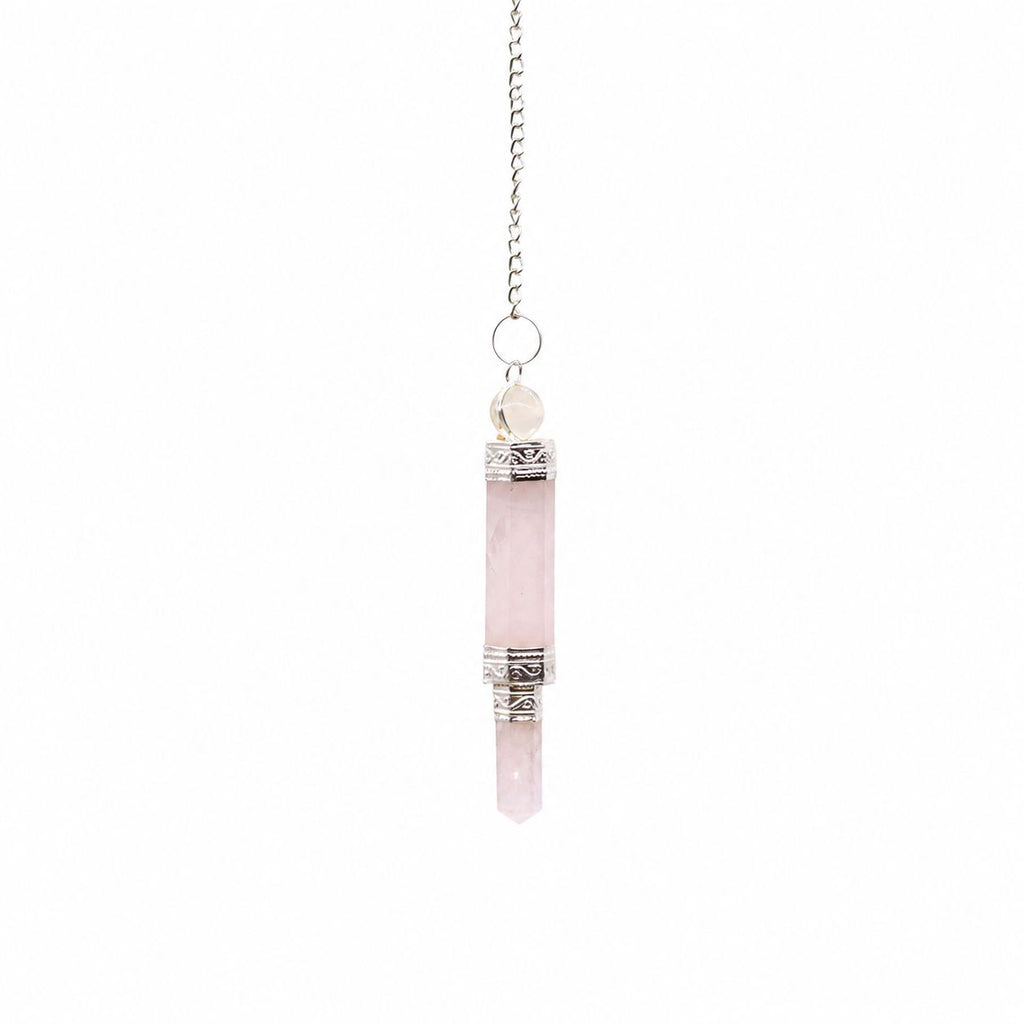 Pendule en quartz rose à trois éléments