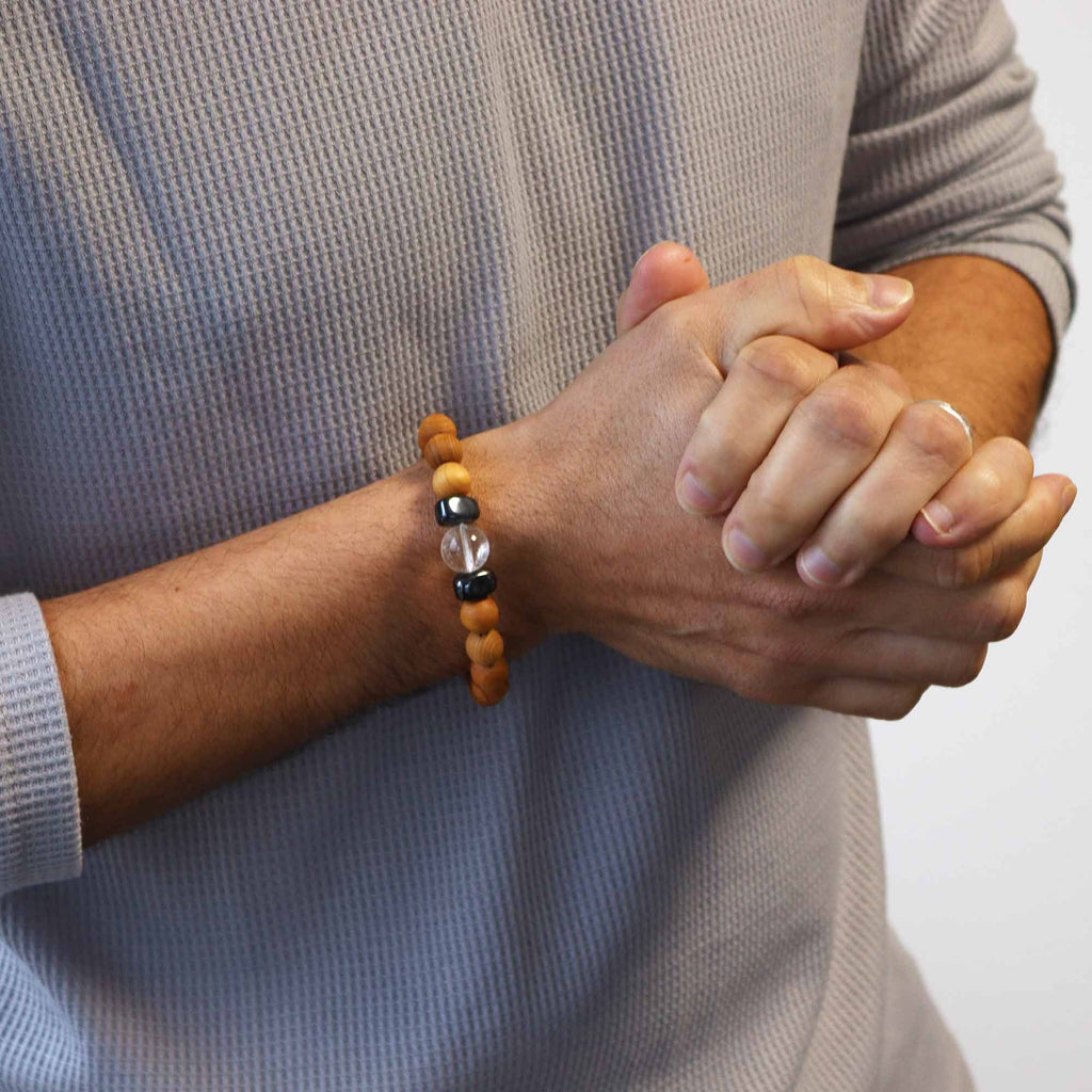 * Bracelet chakra couronne en bois de cèdre et cristal de roche