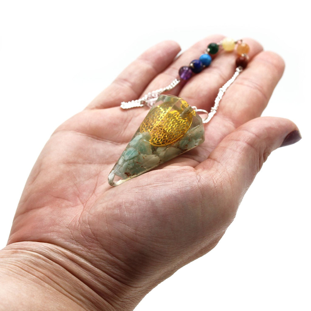 * Pendule chakra en orgonite – Fleur de vie