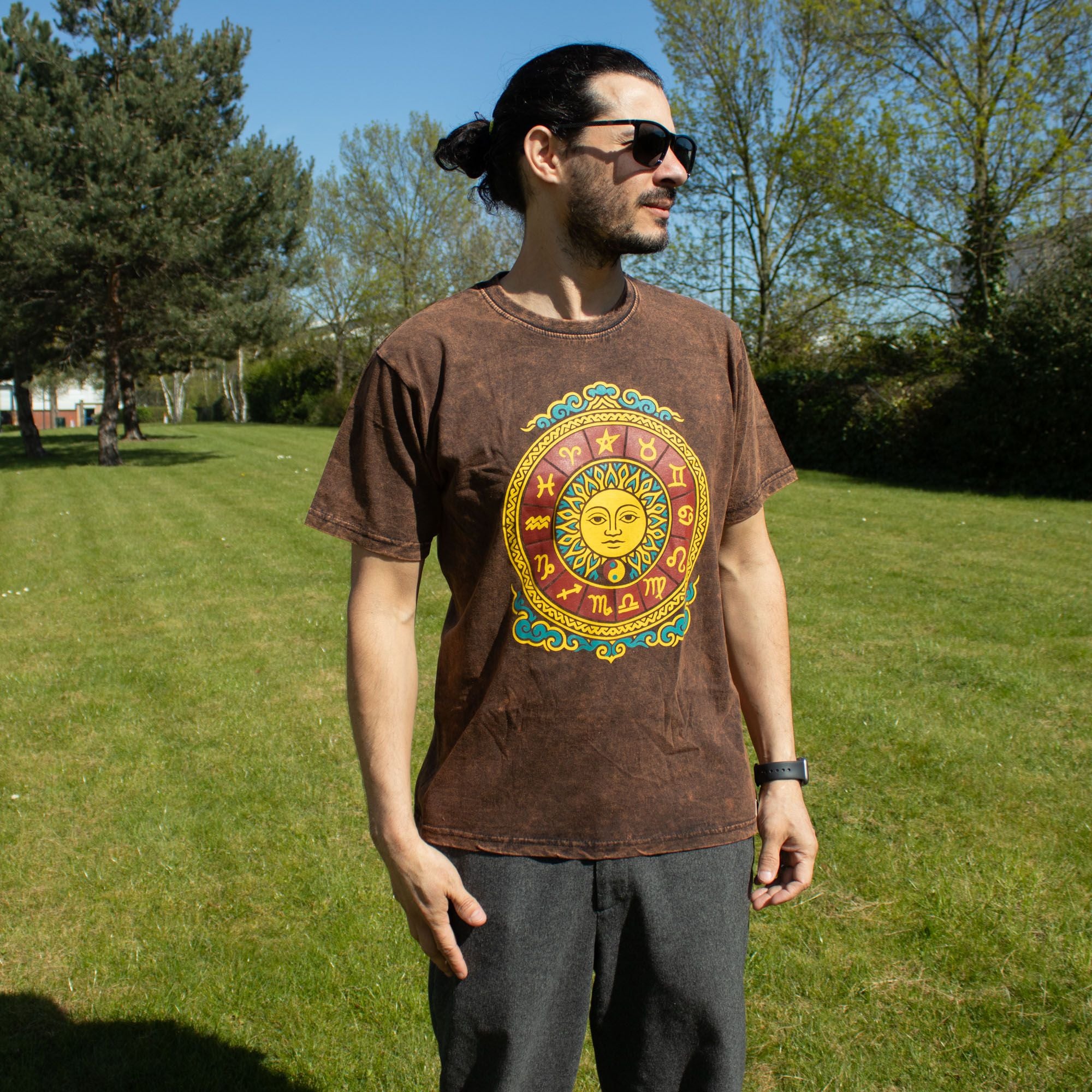 * T-Shirt en Coton Délavé Nomad Sari – Soleil & Zodiaque – Marron – S