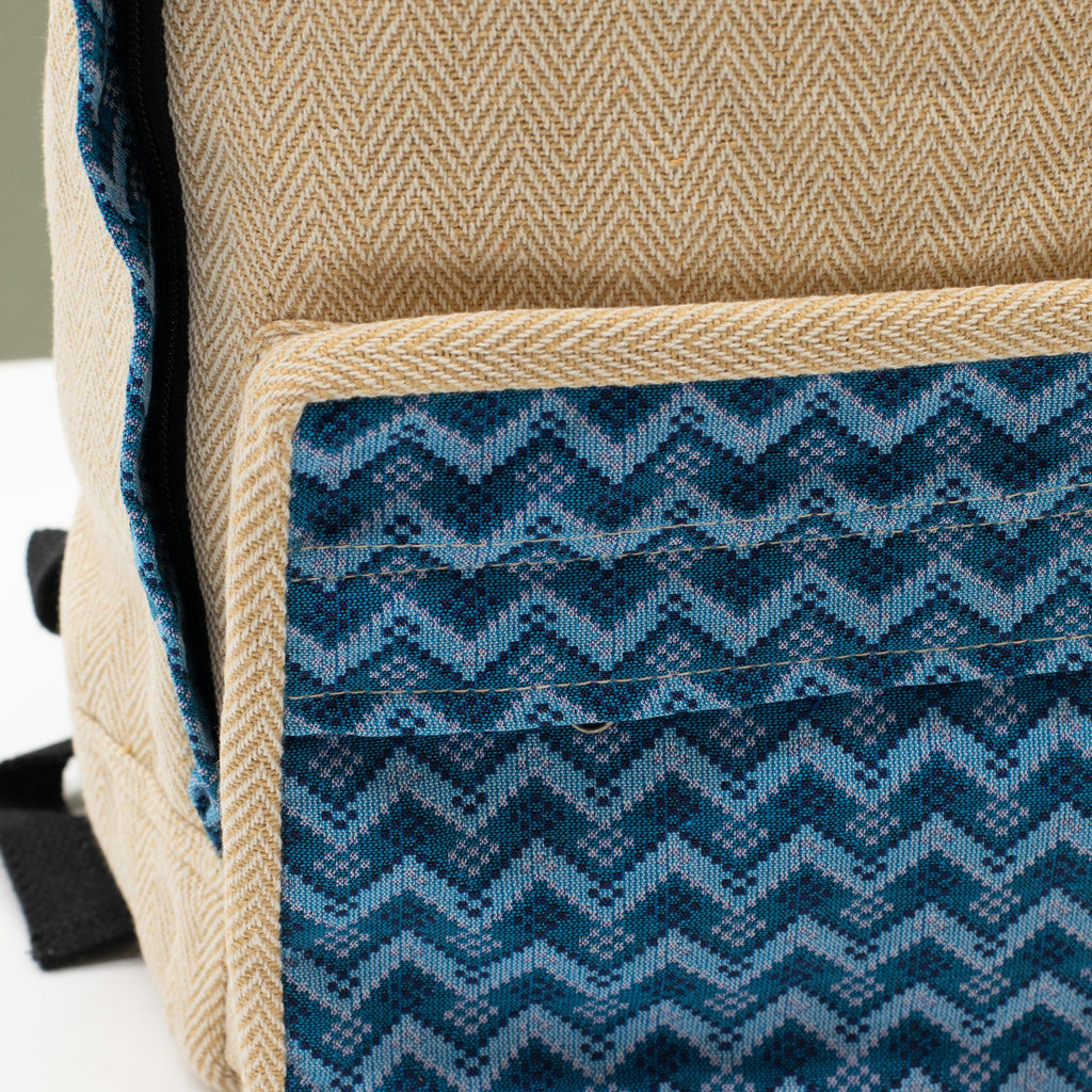 Grand Sac à Dos Katmandou – Motif Dhaka Traditionnel | 39x28x13cm | Artisanal Népal