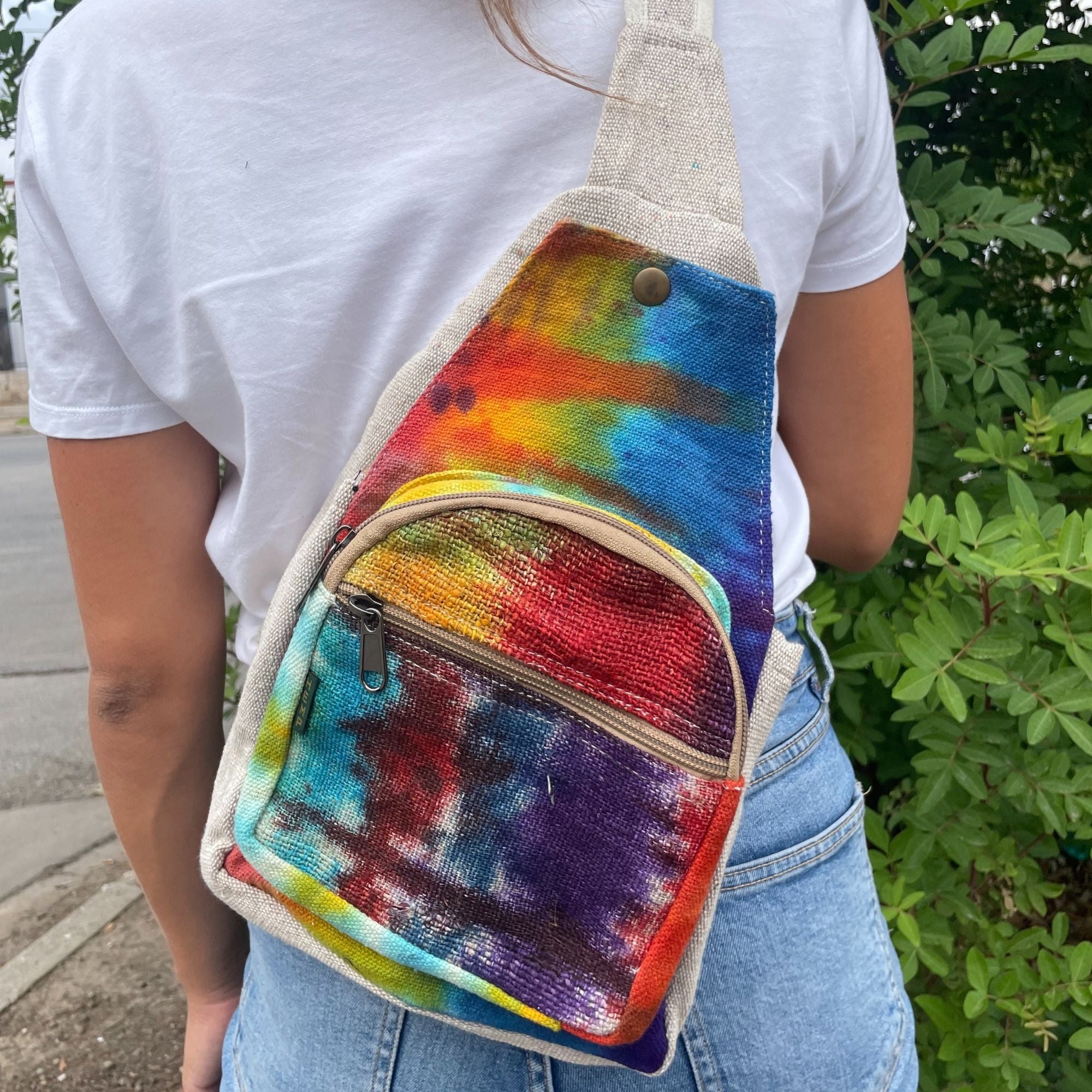 Sac Sling Tie-Dye en Chanvre – Port Épaule | Teinture Artisanale | Fait Main Népal