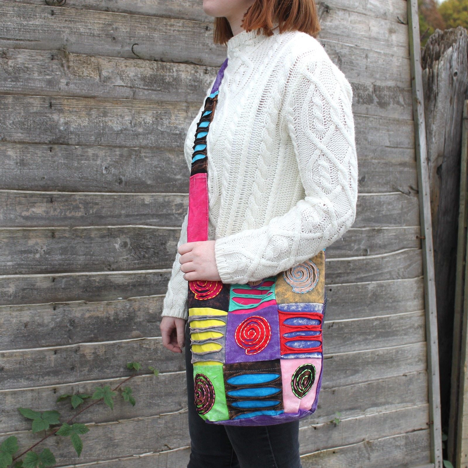Sac Sling Ethnique Motif Spirale – Coloris Violet | Artisanal