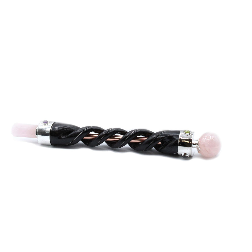 Baguette en quartz rose à spirale sculptée et tube de cuivre