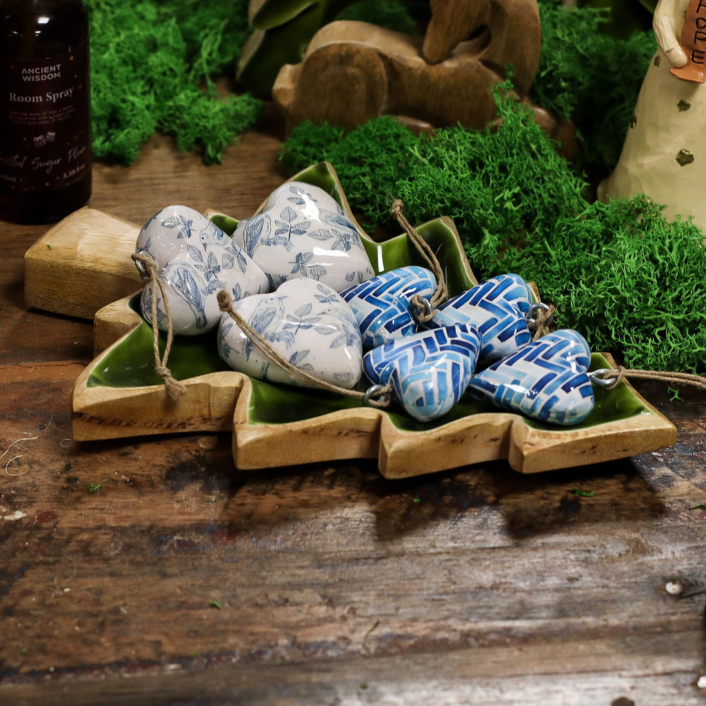 * Perdu dans la forêt – Bol en bois émaillé en forme de sapin – 25 × 19 cm