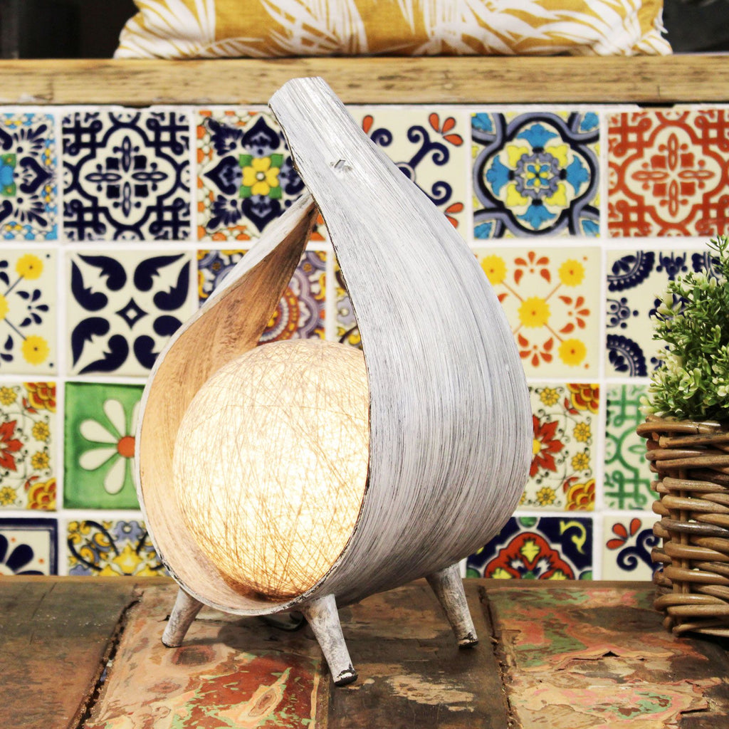* Lampe naturelle en feuille de cocotier, forme enveloppante gris patiné