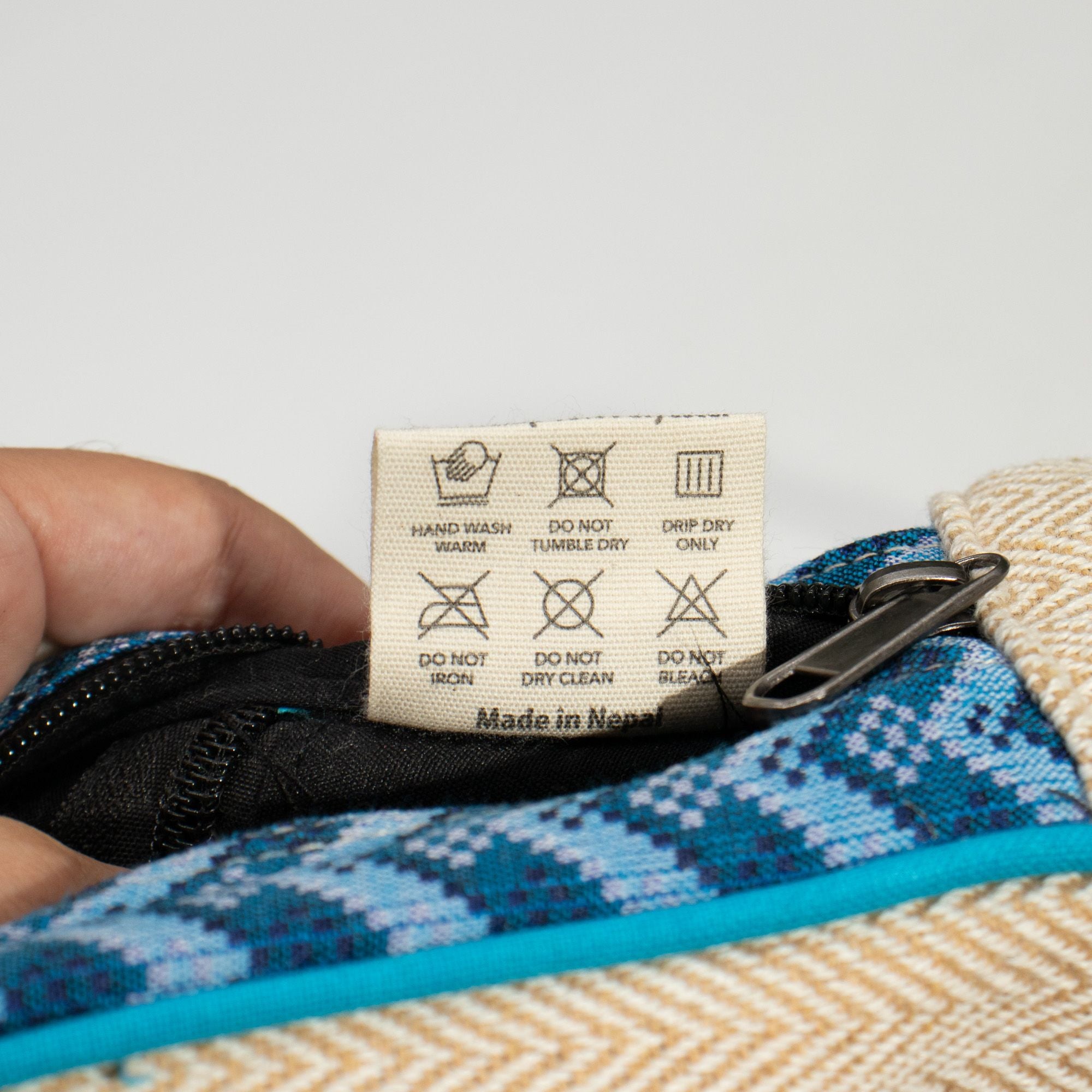 Sac à Dos Medium Katmandou – Motif Dhaka Traditionnel | 30x21x9cm | Artisanal Népal