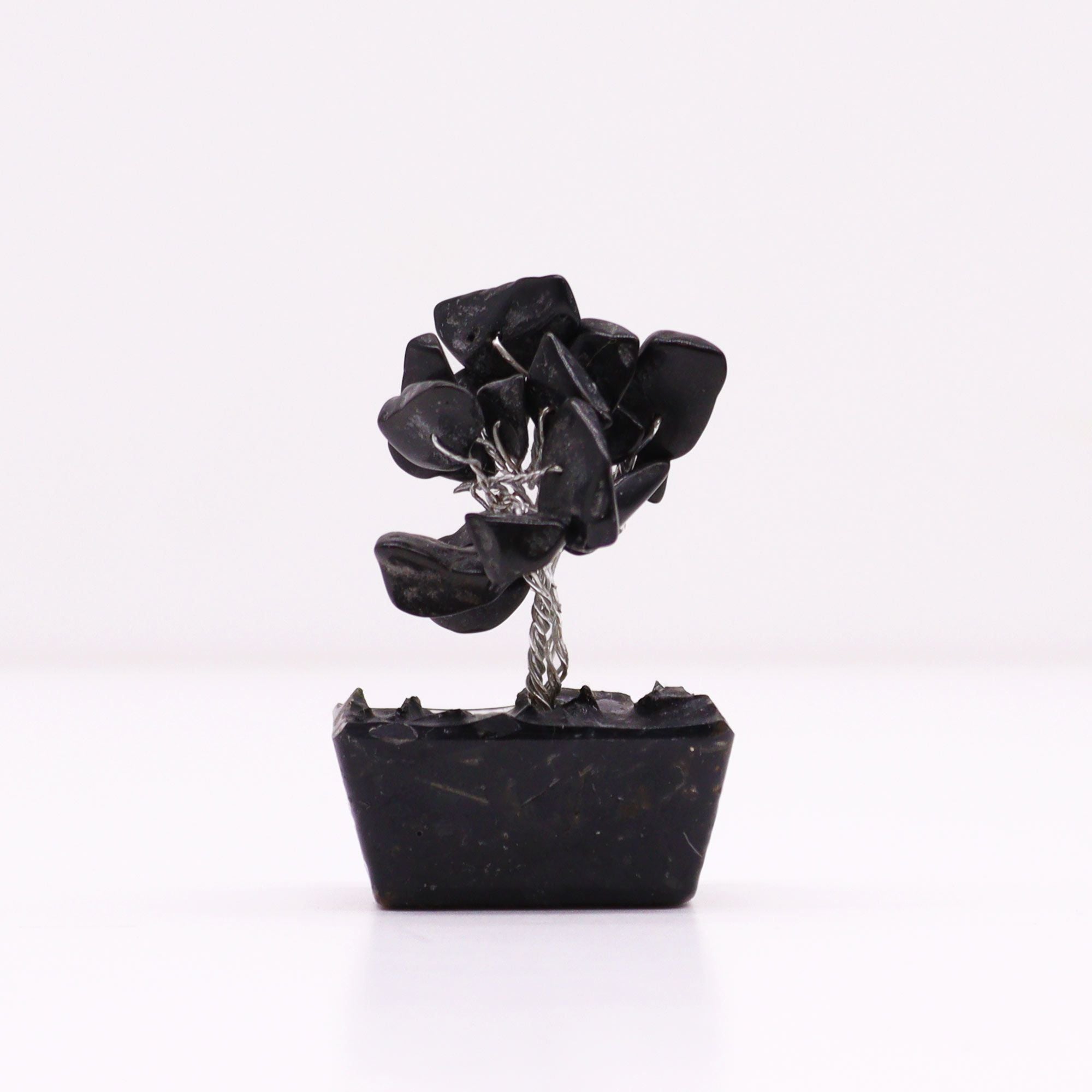 Mini Arbres en Pierres Précieuses sur Base d'Orgonite – Agate Noire (15 pierres)