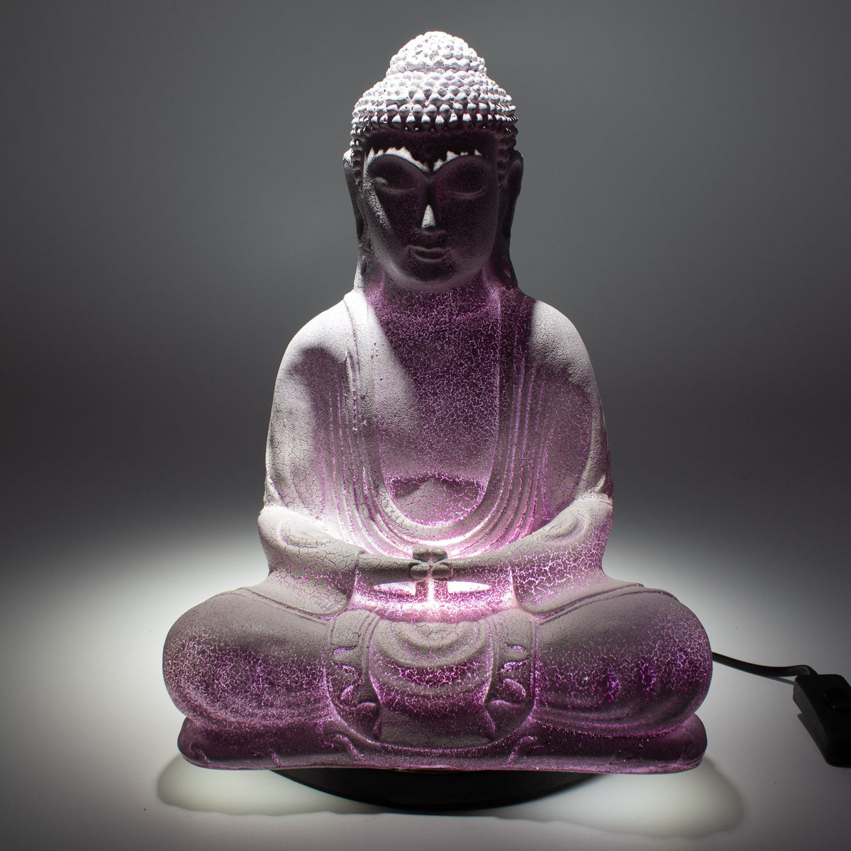 * Lampe Bouddha en méditation – Finition lavande craquelée et socle ovale