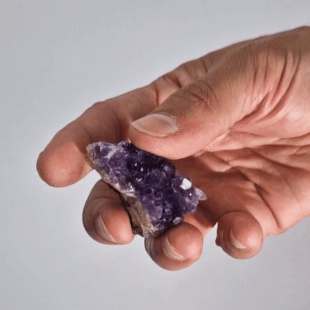 Petite druse d’améthyste naturelle de qualité supérieure (env. 3 à 8 cm)