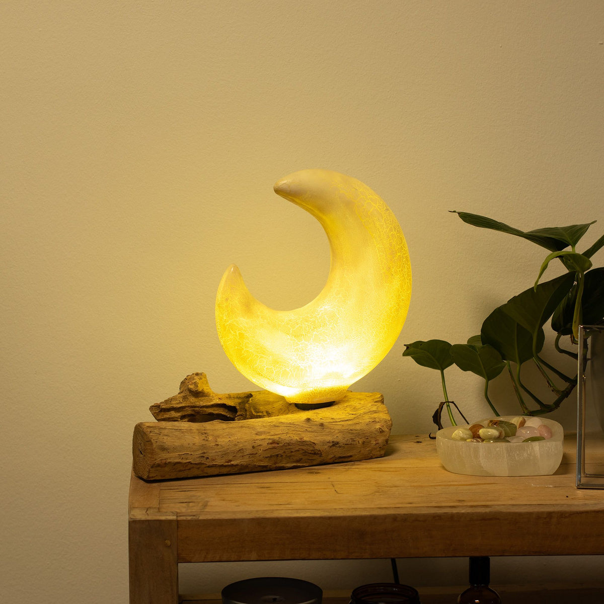 * Lampe DriftGlow – Abat-jour lune gris craquelé et pied en bois flotté