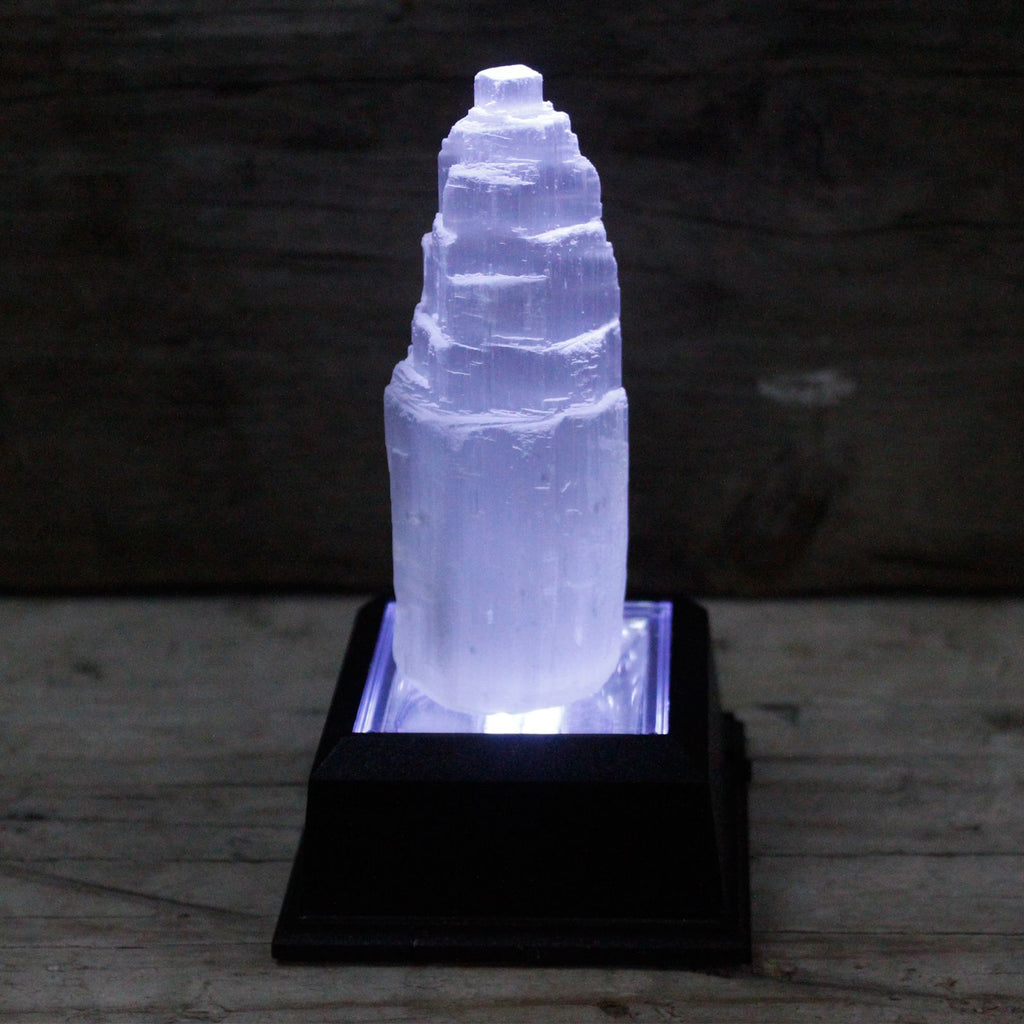 Tour en sélénite naturelle – 10 cm