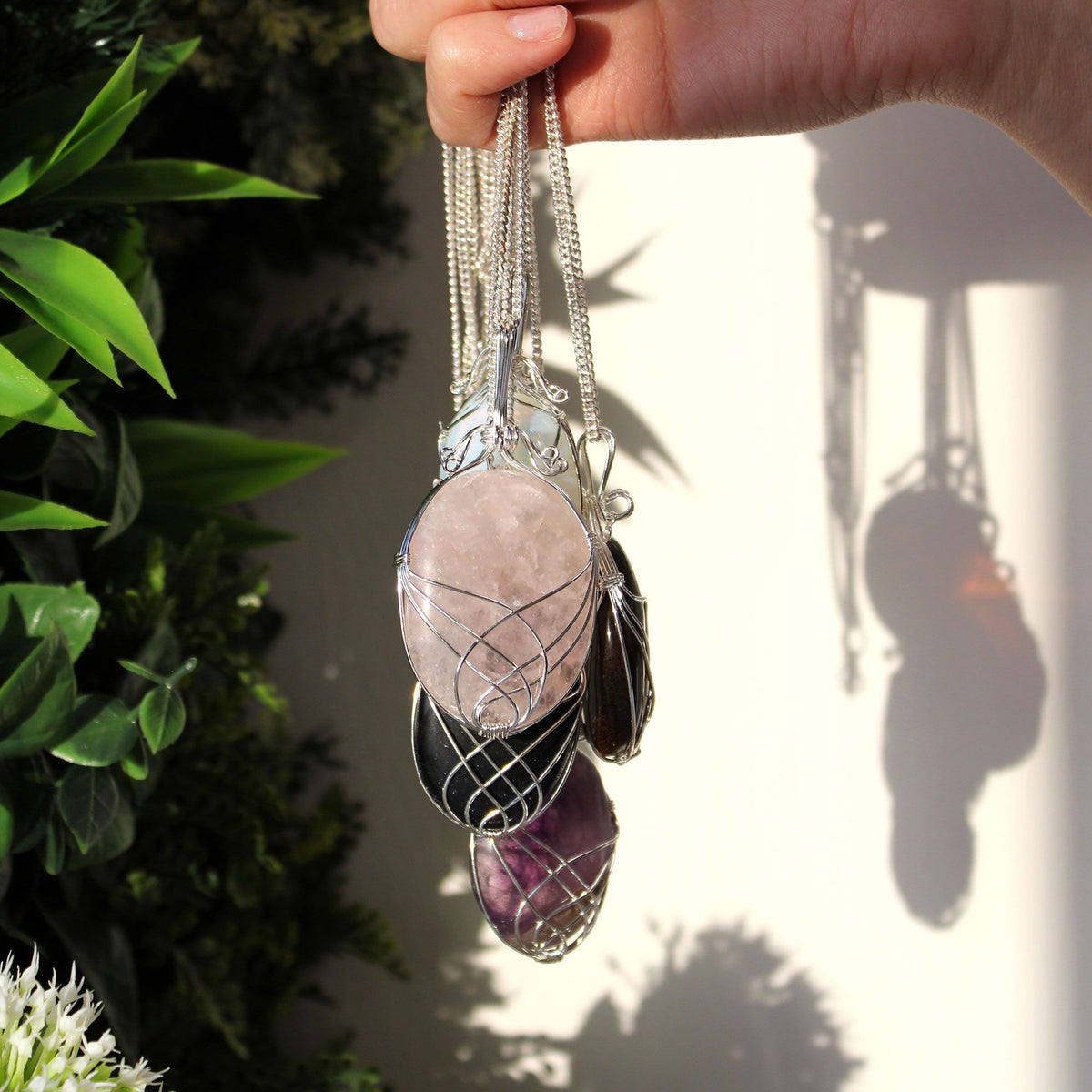 Collier en quartz rose avec enroulement en spirale