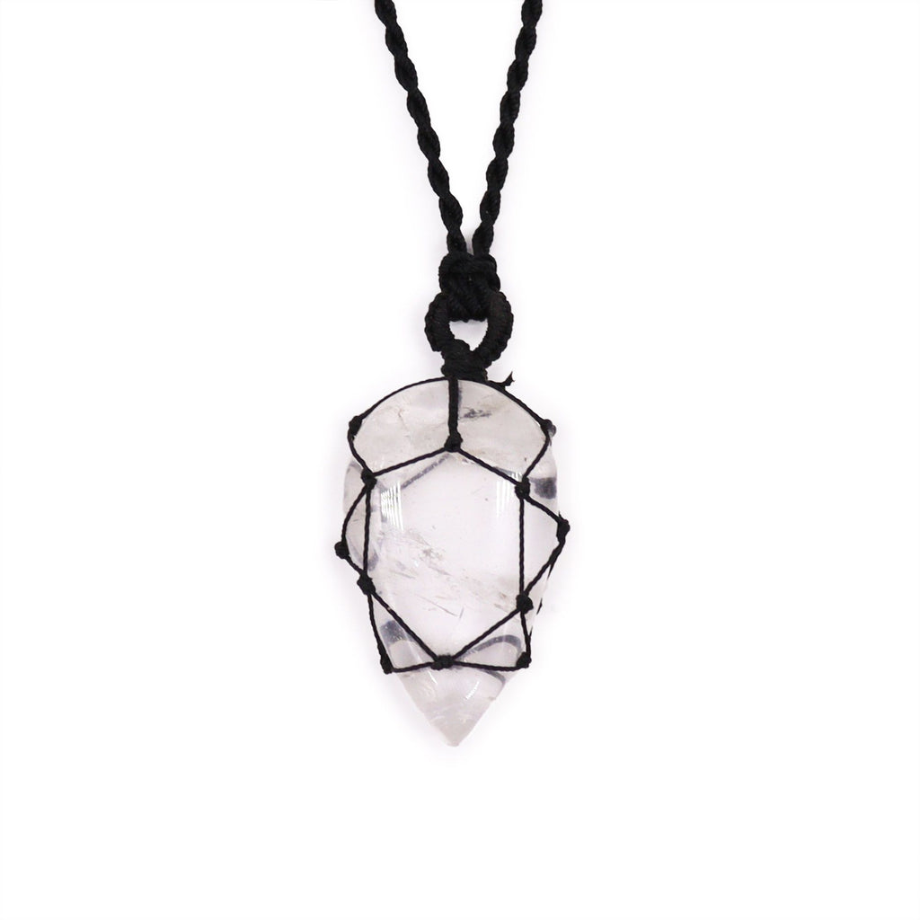 Pendentif goutte en cristal de roche avec cordon noué