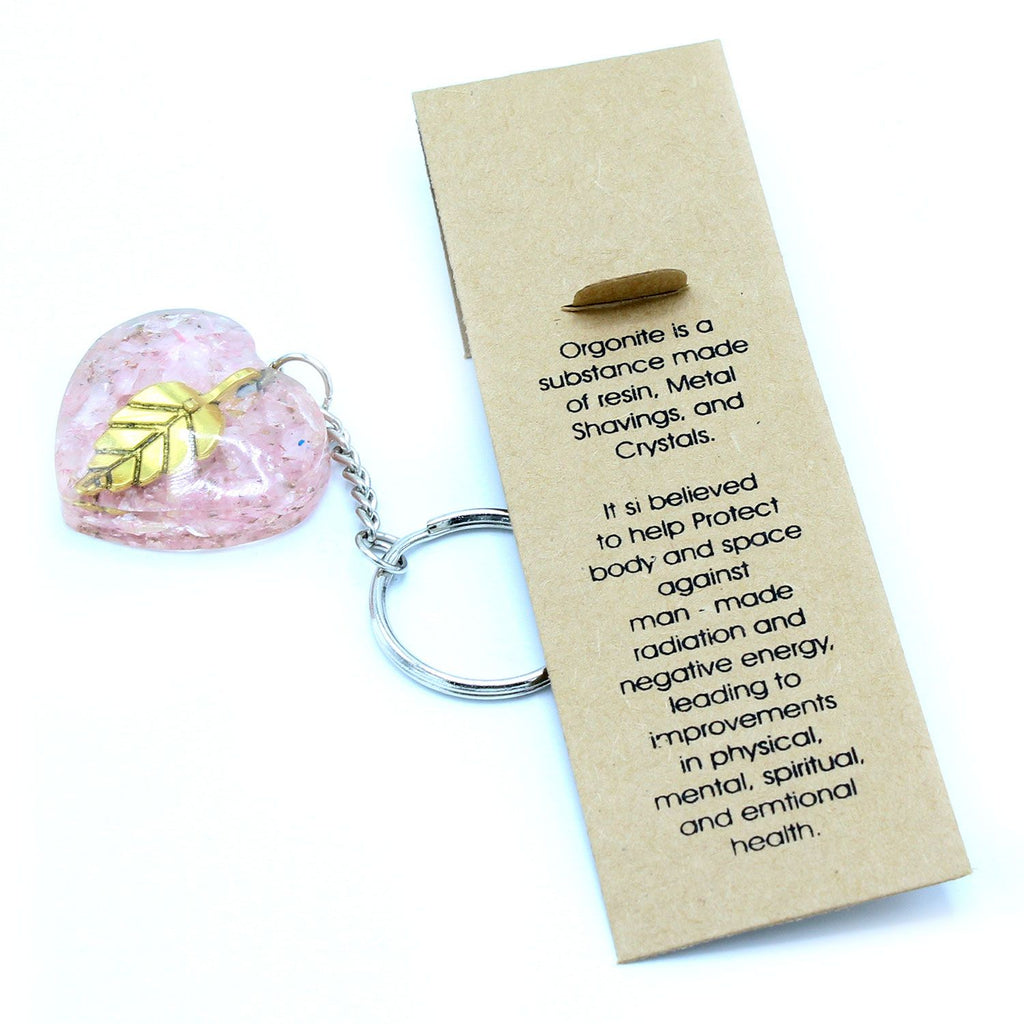 * Porte-clés en orgonite – Quartz rose, cœurs et feuille dorée