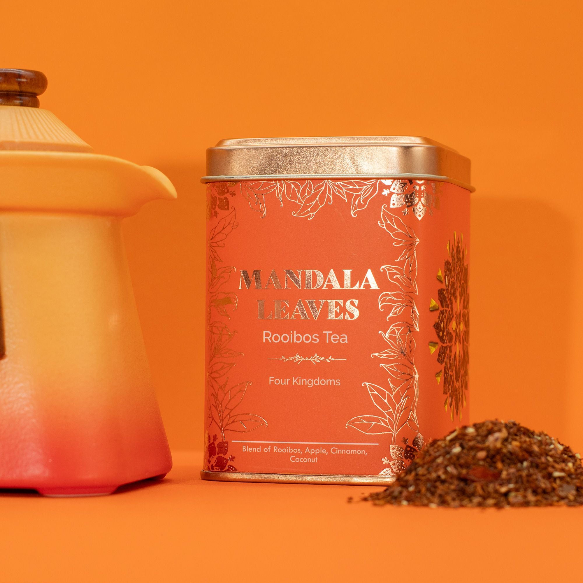 Quatre Royaumes 50g – Infusion Rooibos Pomme Cannelle Noix de Coco | Boîte Métallique