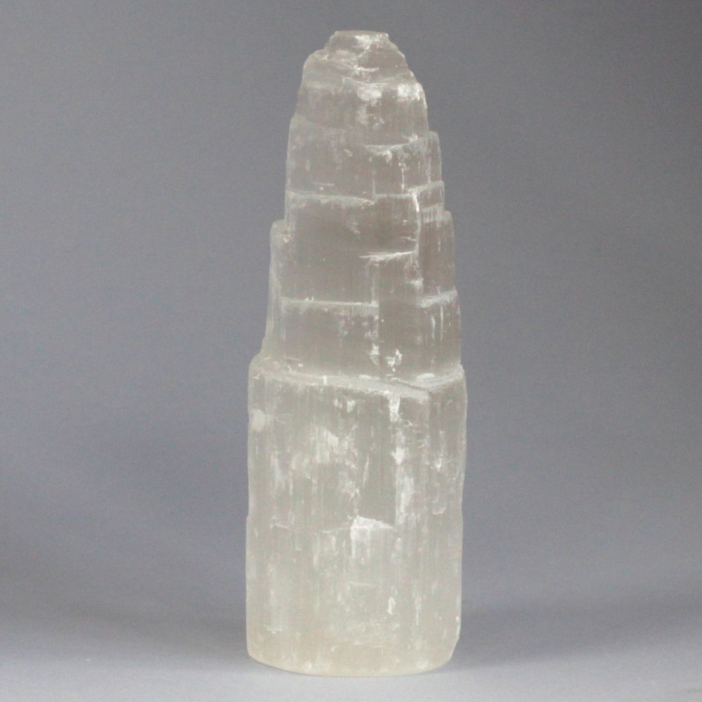 Tour en sélénite naturelle – 15 cm