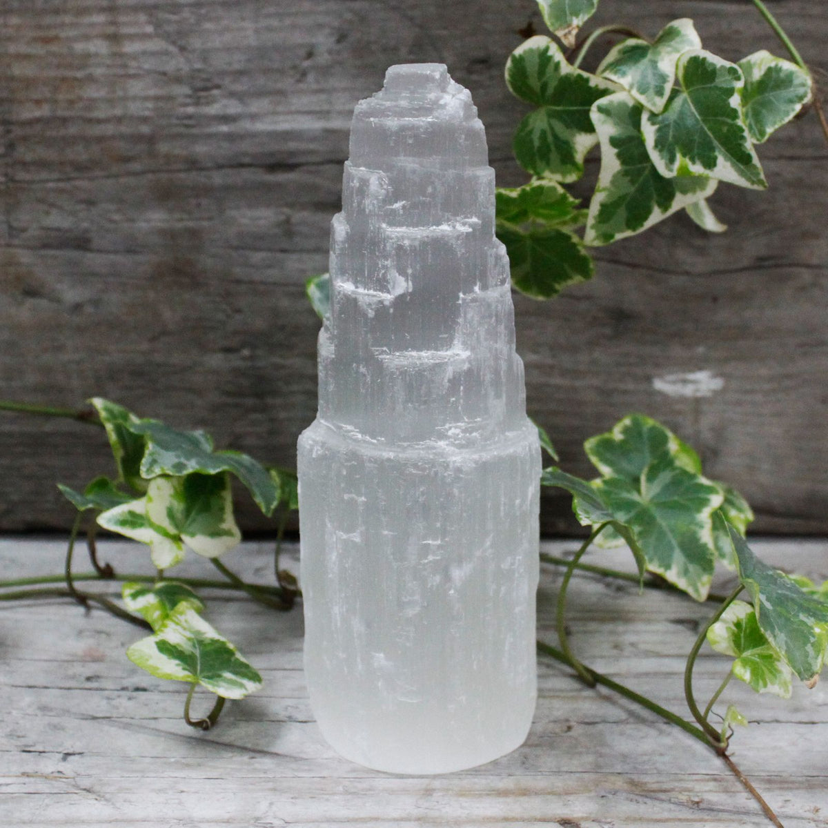 Tour en sélénite naturelle – 15 cm
