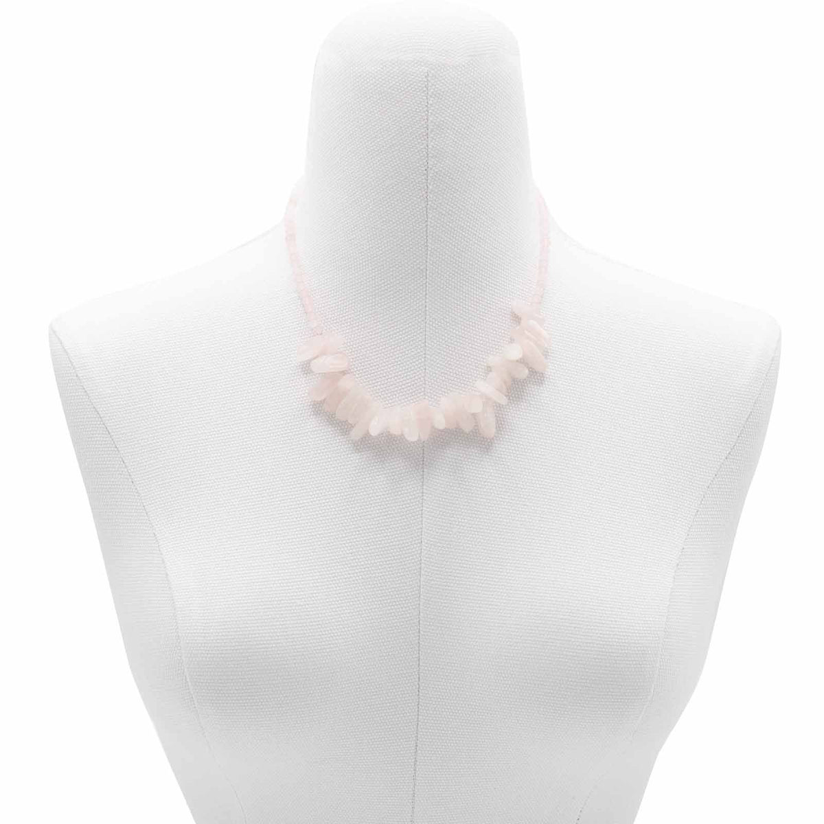 Collier en quartz rose avec pierre allongée et perles rondes