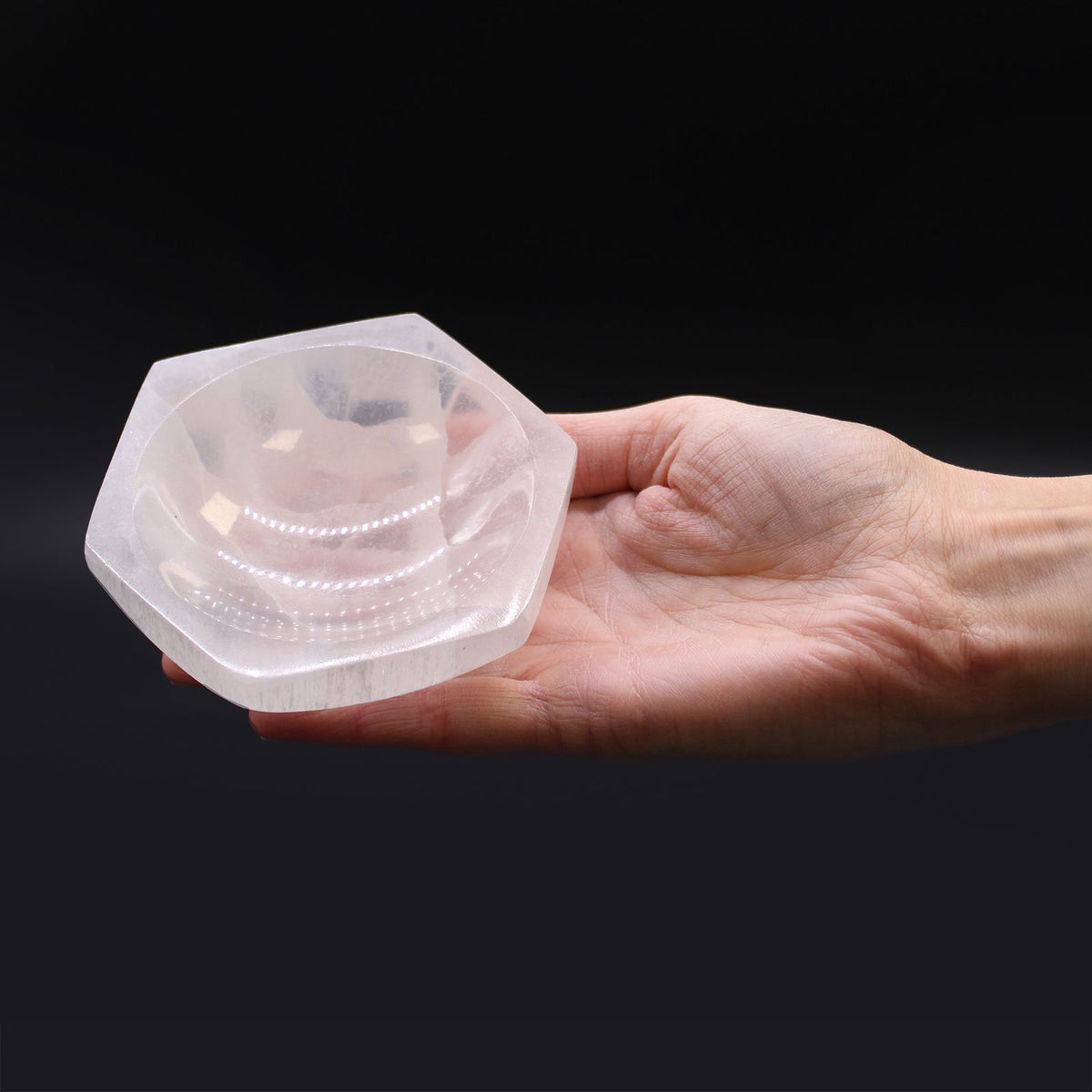 Coupelle hexagonale en sélénite – 10 cm